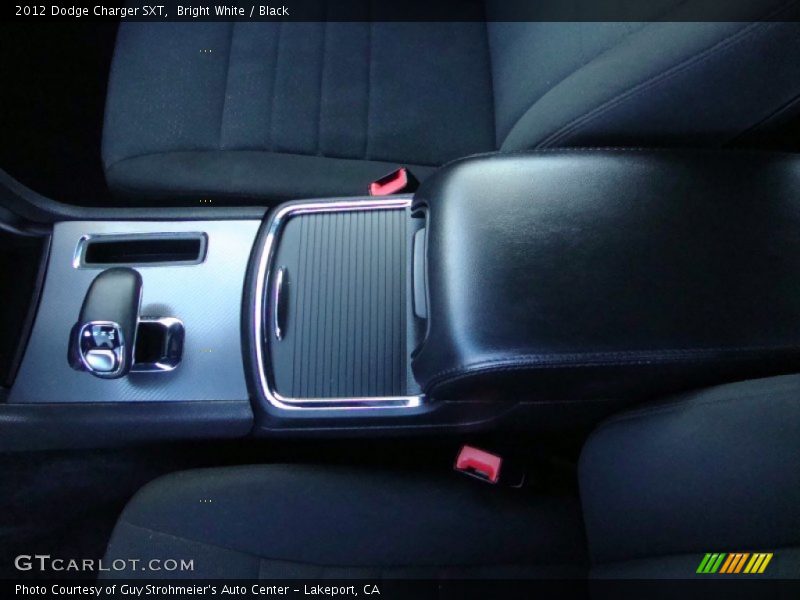 Bright White / Black 2012 Dodge Charger SXT