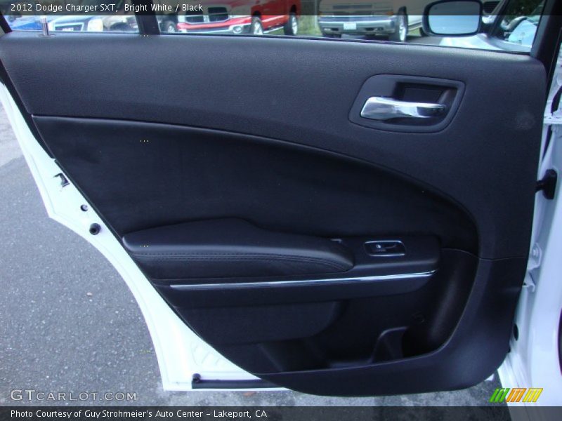 Bright White / Black 2012 Dodge Charger SXT