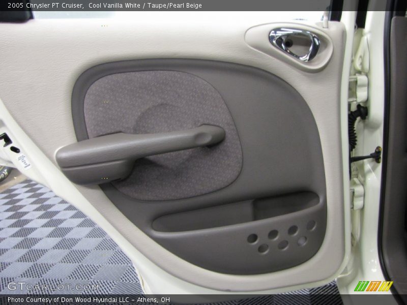Cool Vanilla White / Taupe/Pearl Beige 2005 Chrysler PT Cruiser