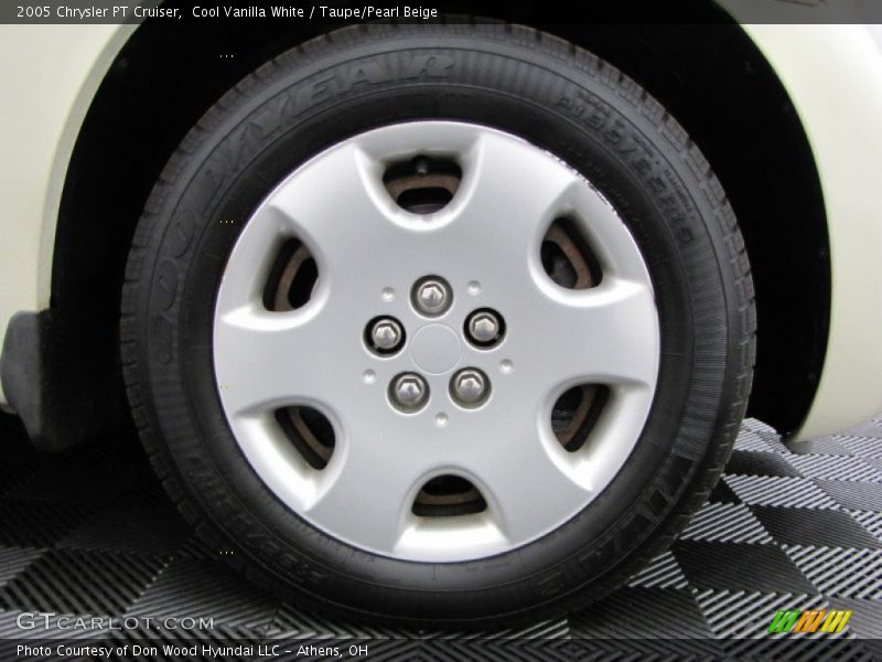 Cool Vanilla White / Taupe/Pearl Beige 2005 Chrysler PT Cruiser
