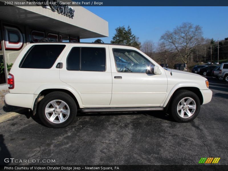 Glacier White Pearl / Beige 2002 Nissan Pathfinder LE 4x4