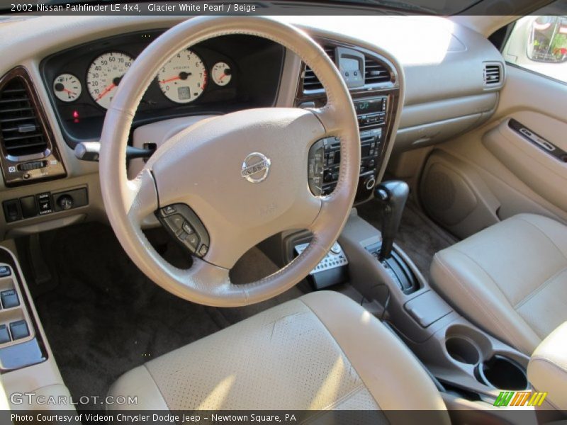 Glacier White Pearl / Beige 2002 Nissan Pathfinder LE 4x4