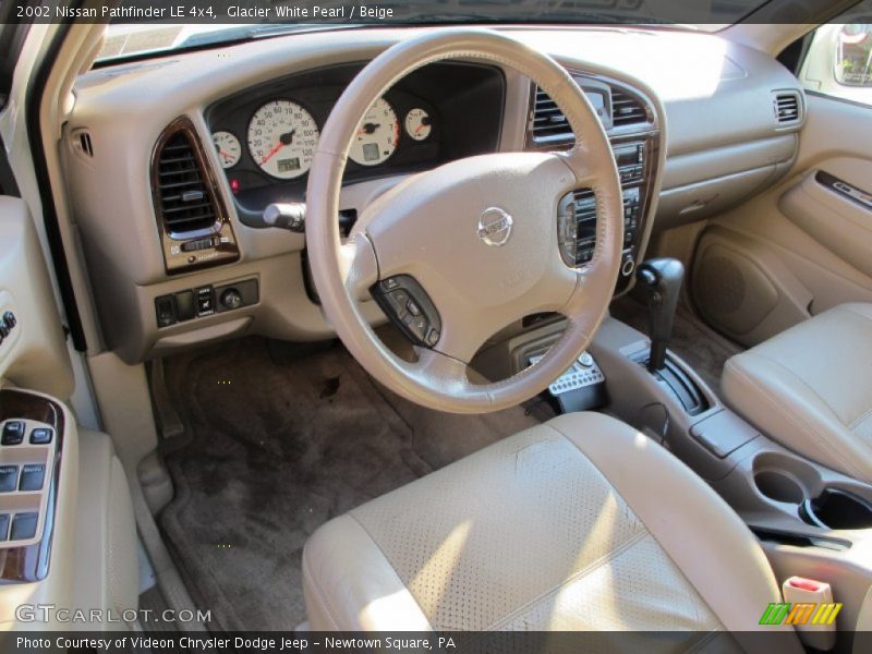Glacier White Pearl / Beige 2002 Nissan Pathfinder LE 4x4