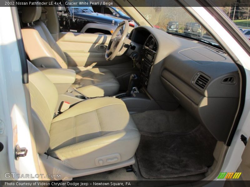 Glacier White Pearl / Beige 2002 Nissan Pathfinder LE 4x4