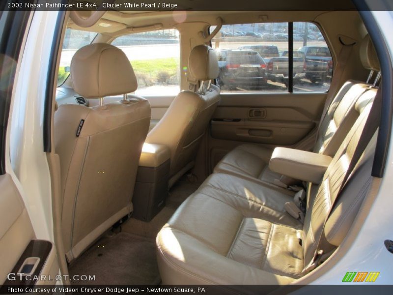 Glacier White Pearl / Beige 2002 Nissan Pathfinder LE 4x4
