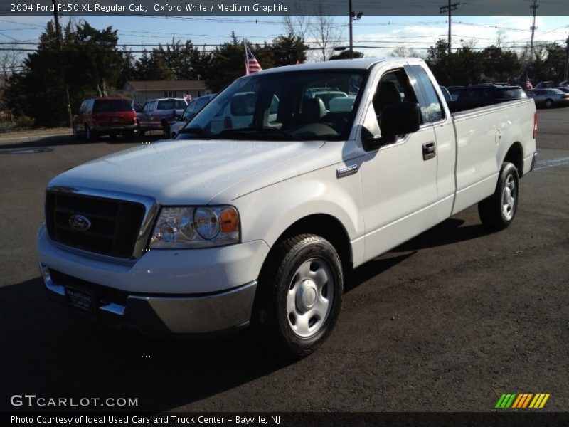 Oxford White / Medium Graphite 2004 Ford F150 XL Regular Cab