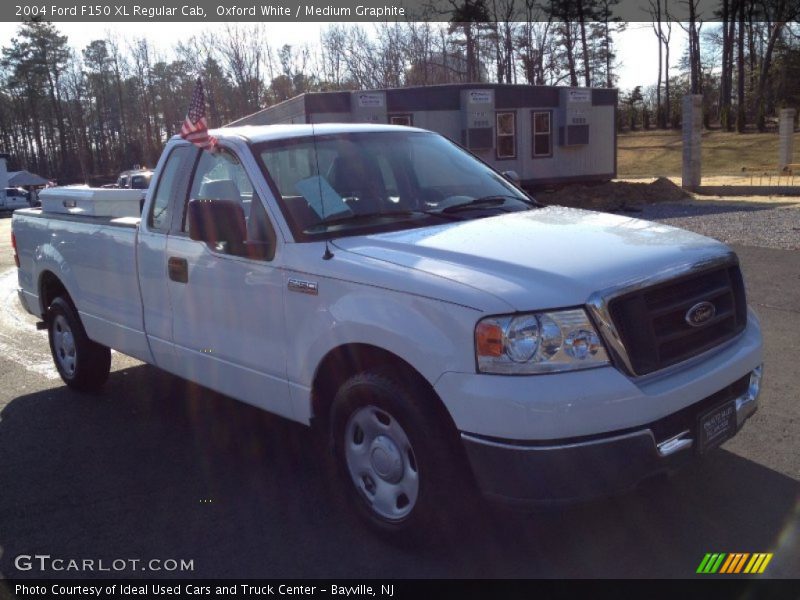 Oxford White / Medium Graphite 2004 Ford F150 XL Regular Cab