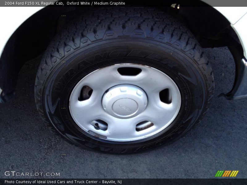 Oxford White / Medium Graphite 2004 Ford F150 XL Regular Cab