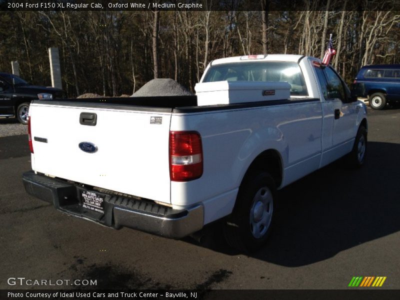 Oxford White / Medium Graphite 2004 Ford F150 XL Regular Cab