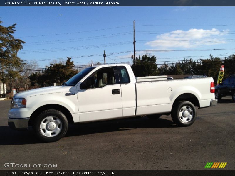 Oxford White / Medium Graphite 2004 Ford F150 XL Regular Cab