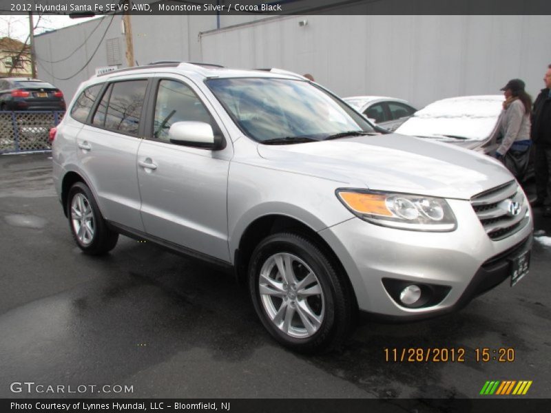 Moonstone Silver / Cocoa Black 2012 Hyundai Santa Fe SE V6 AWD