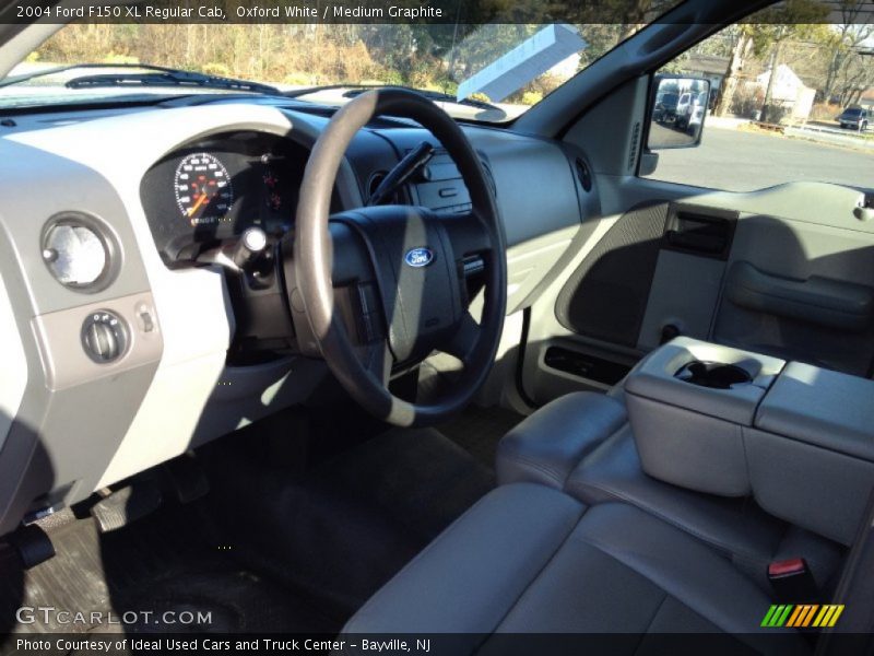 Oxford White / Medium Graphite 2004 Ford F150 XL Regular Cab