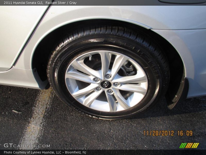 Radiant Silver / Gray 2011 Hyundai Sonata GLS