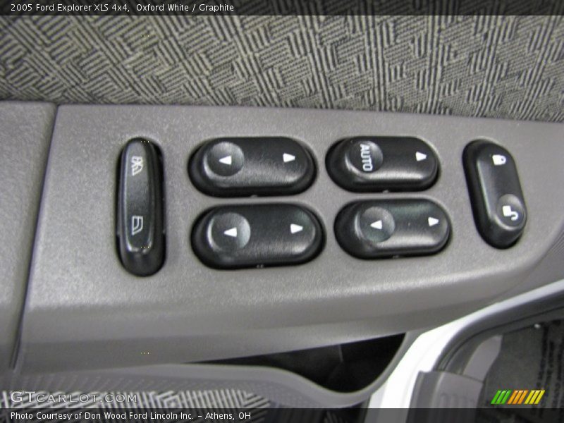 Oxford White / Graphite 2005 Ford Explorer XLS 4x4