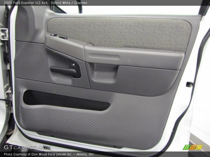 Oxford White / Graphite 2005 Ford Explorer XLS 4x4