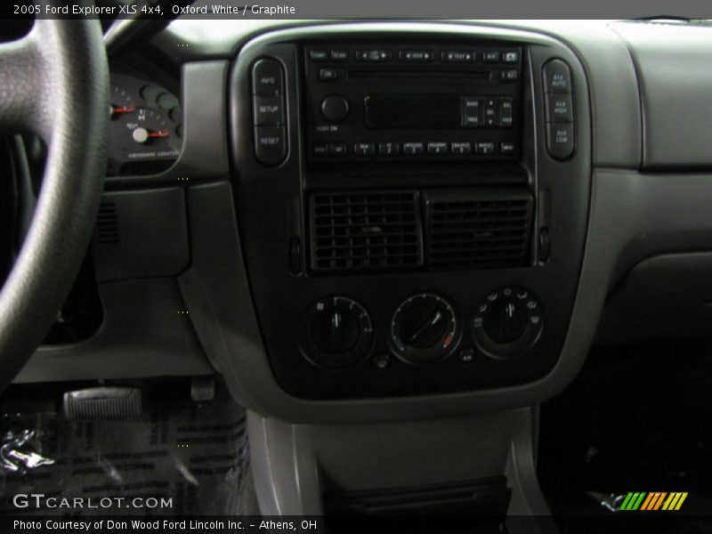 Oxford White / Graphite 2005 Ford Explorer XLS 4x4