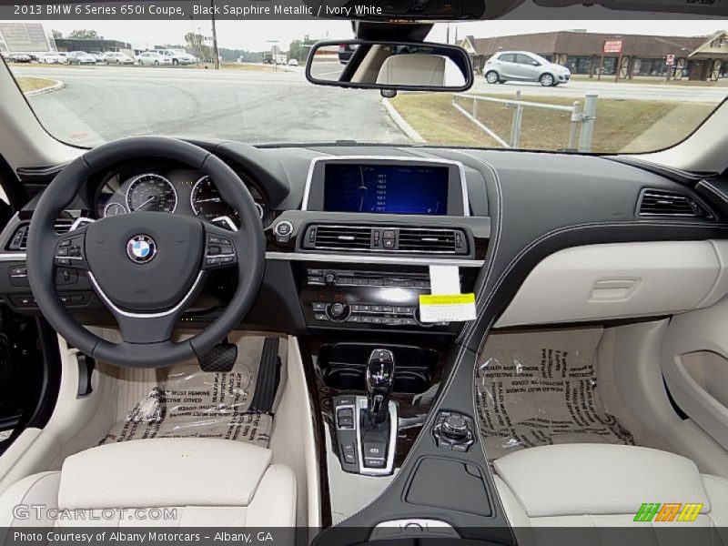 Dashboard of 2013 6 Series 650i Coupe