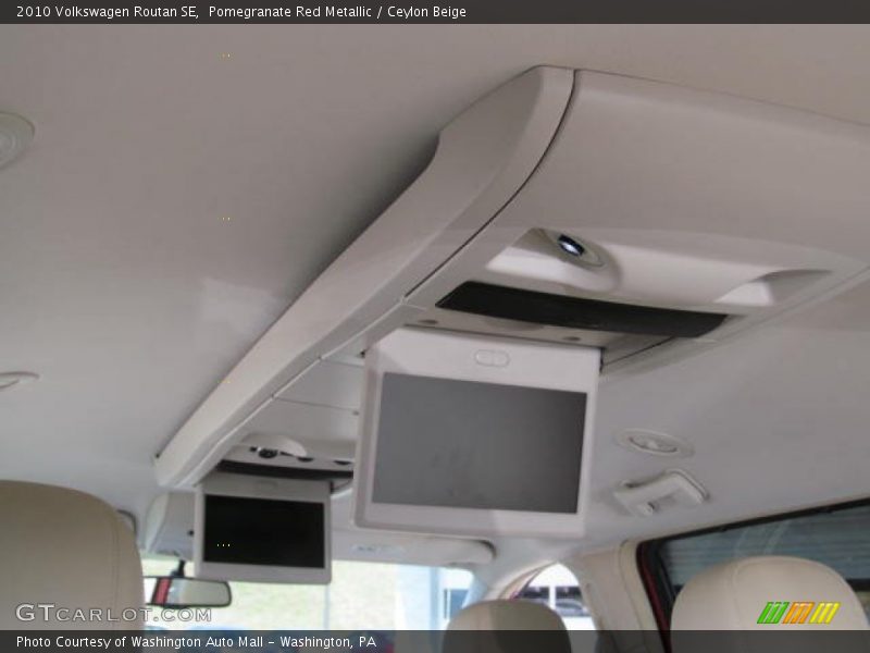 Pomegranate Red Metallic / Ceylon Beige 2010 Volkswagen Routan SE