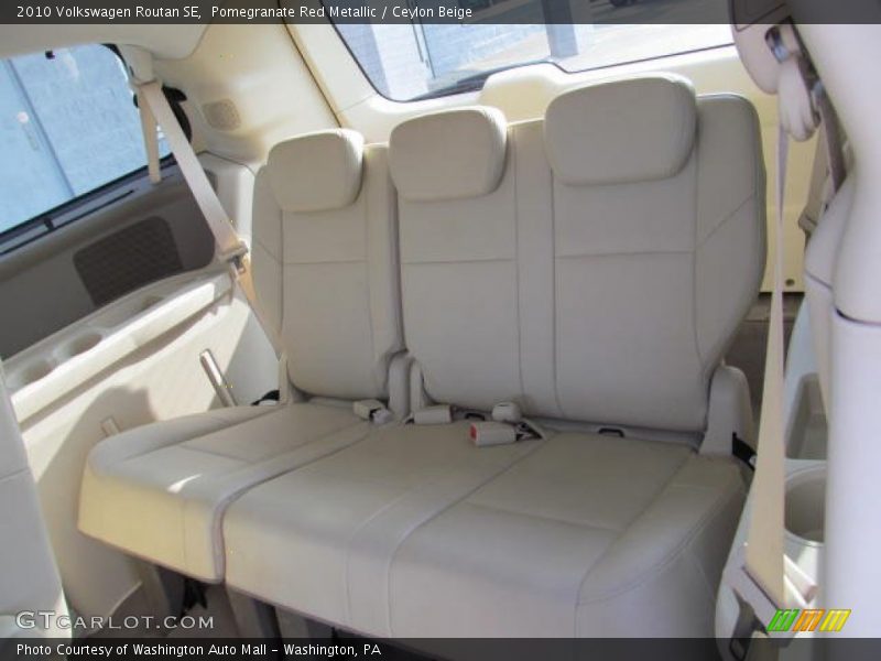 Pomegranate Red Metallic / Ceylon Beige 2010 Volkswagen Routan SE
