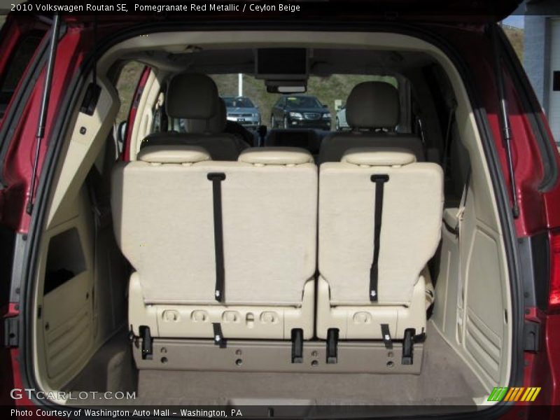 Pomegranate Red Metallic / Ceylon Beige 2010 Volkswagen Routan SE