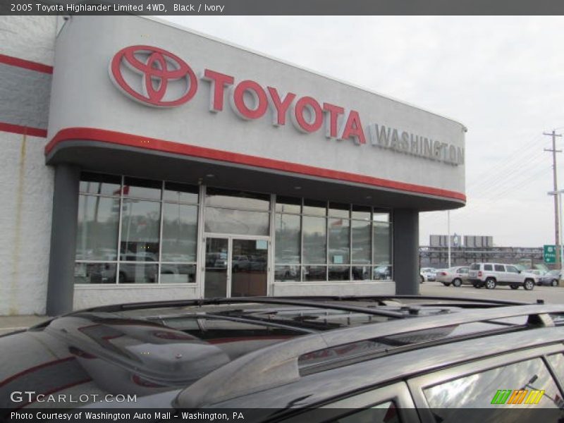 Black / Ivory 2005 Toyota Highlander Limited 4WD