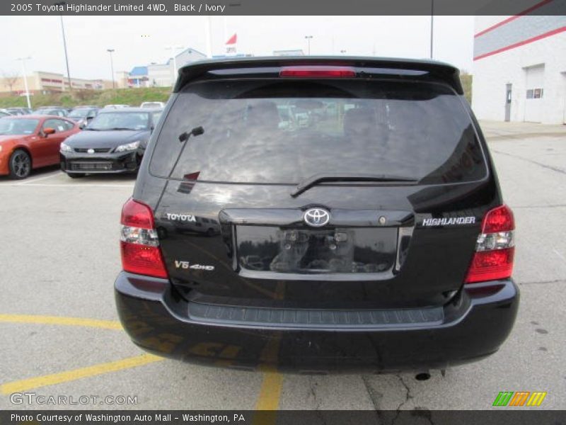 Black / Ivory 2005 Toyota Highlander Limited 4WD