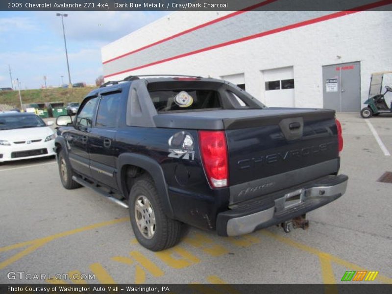 Dark Blue Metallic / Gray/Dark Charcoal 2005 Chevrolet Avalanche Z71 4x4