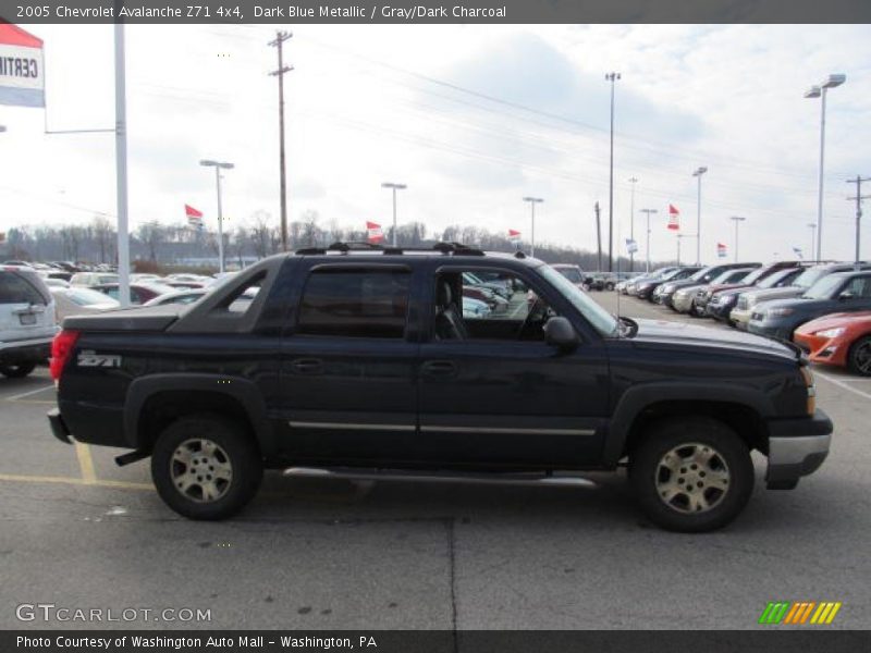 Dark Blue Metallic / Gray/Dark Charcoal 2005 Chevrolet Avalanche Z71 4x4