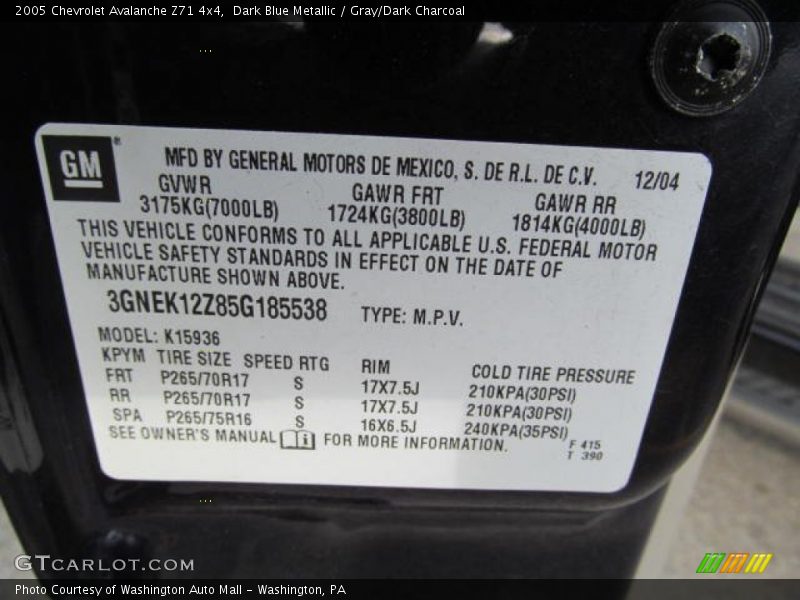 Dark Blue Metallic / Gray/Dark Charcoal 2005 Chevrolet Avalanche Z71 4x4