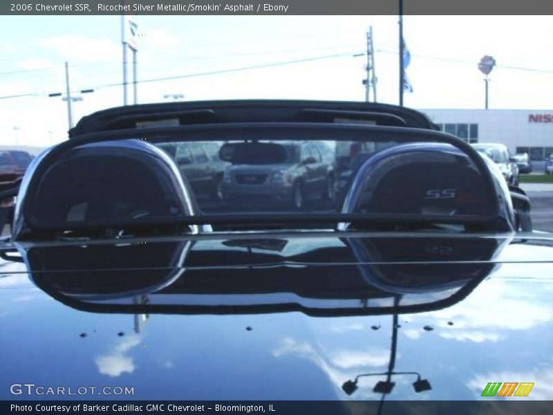 Ricochet Silver Metallic/Smokin' Asphalt / Ebony 2006 Chevrolet SSR