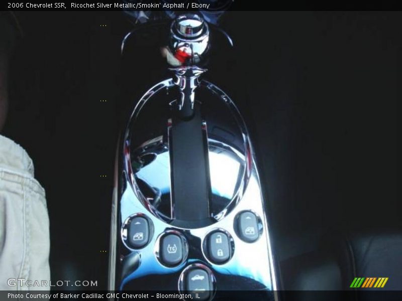 Ricochet Silver Metallic/Smokin' Asphalt / Ebony 2006 Chevrolet SSR