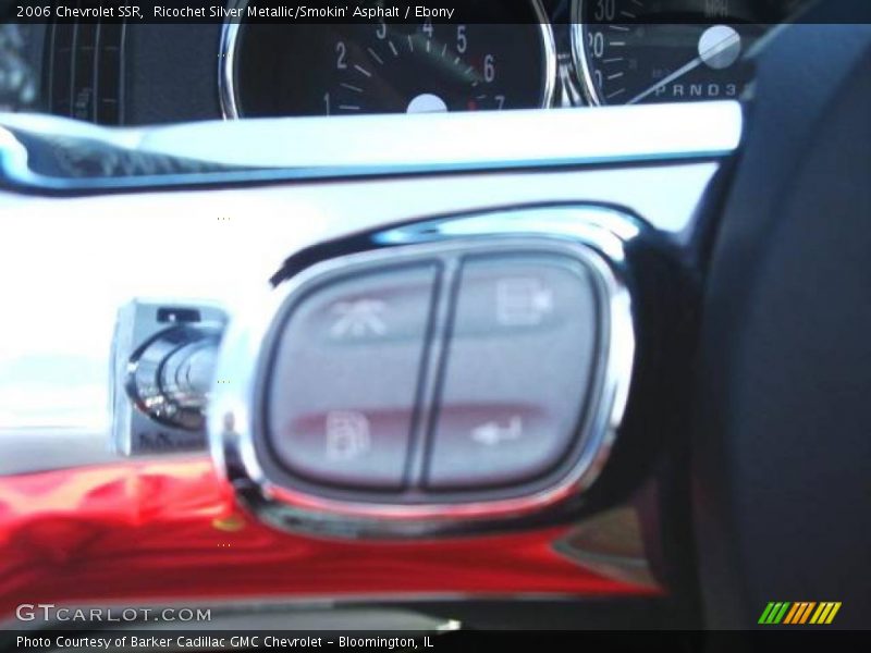 Ricochet Silver Metallic/Smokin' Asphalt / Ebony 2006 Chevrolet SSR