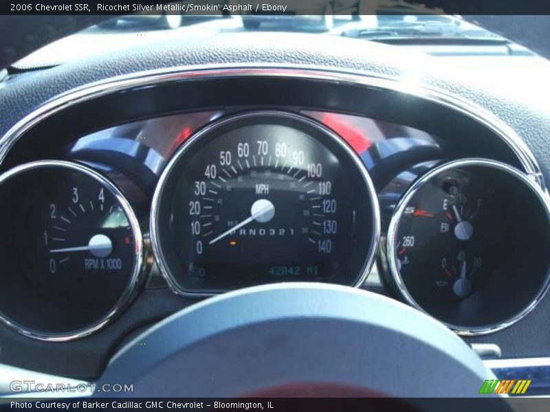 Ricochet Silver Metallic/Smokin' Asphalt / Ebony 2006 Chevrolet SSR