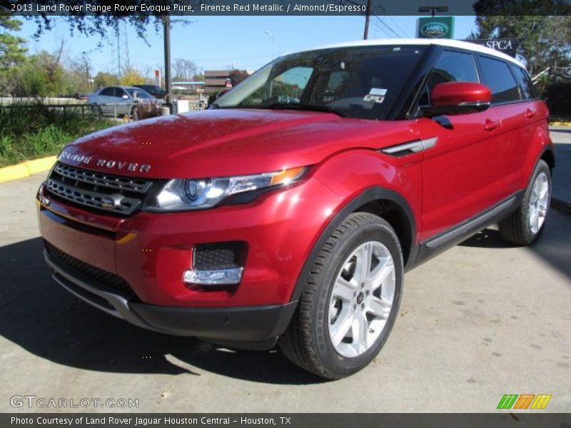 Front 3/4 View of 2013 Range Rover Evoque Pure