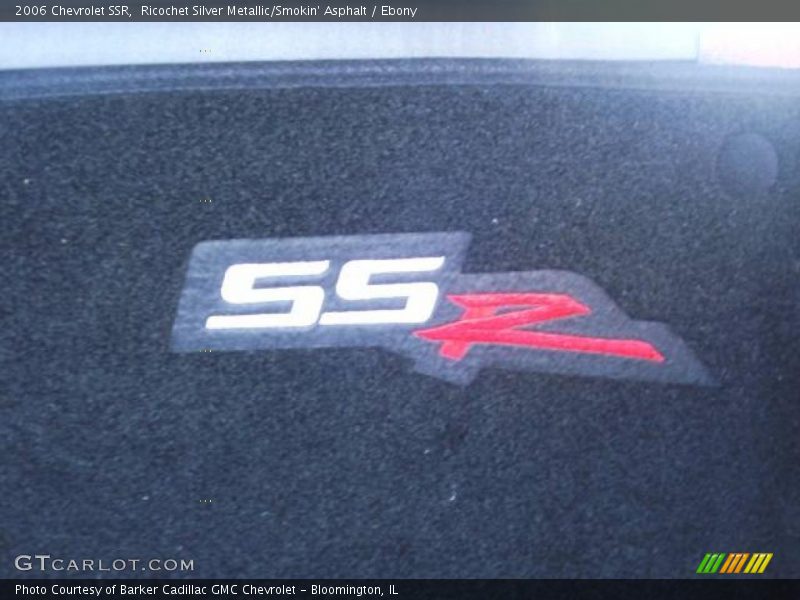 Ricochet Silver Metallic/Smokin' Asphalt / Ebony 2006 Chevrolet SSR
