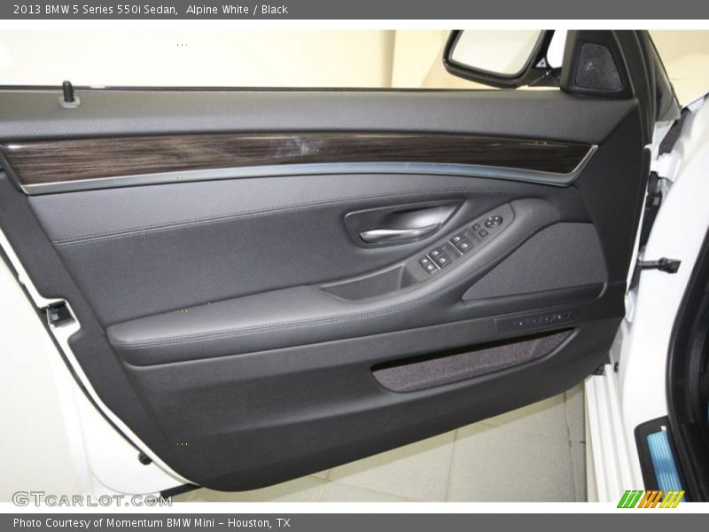 Alpine White / Black 2013 BMW 5 Series 550i Sedan