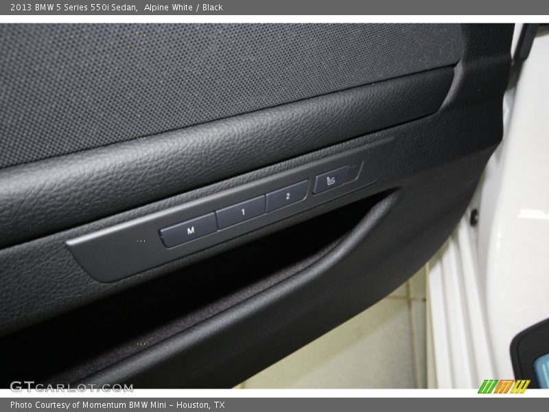 Alpine White / Black 2013 BMW 5 Series 550i Sedan