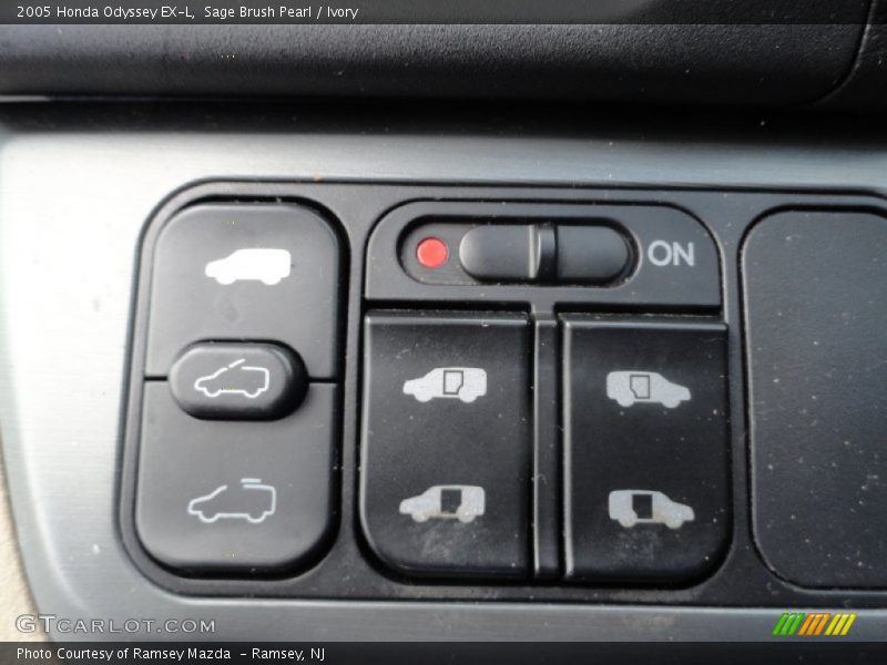 Sage Brush Pearl / Ivory 2005 Honda Odyssey EX-L