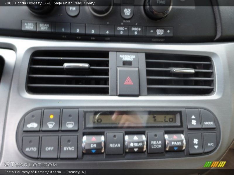 Sage Brush Pearl / Ivory 2005 Honda Odyssey EX-L