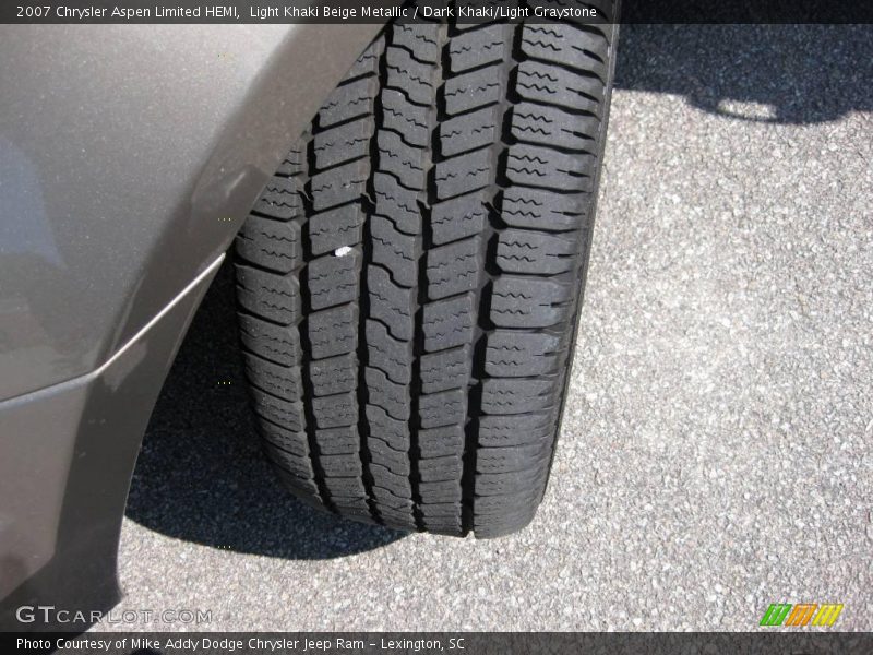 Light Khaki Beige Metallic / Dark Khaki/Light Graystone 2007 Chrysler Aspen Limited HEMI