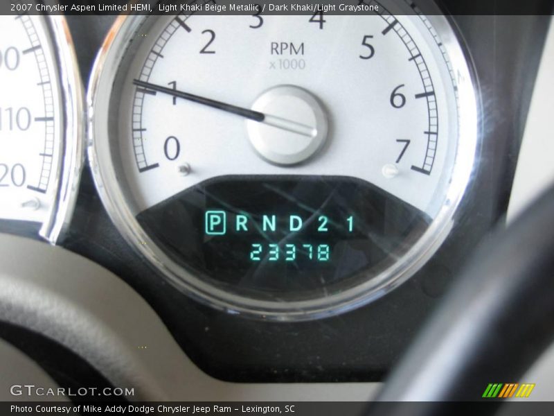 Light Khaki Beige Metallic / Dark Khaki/Light Graystone 2007 Chrysler Aspen Limited HEMI