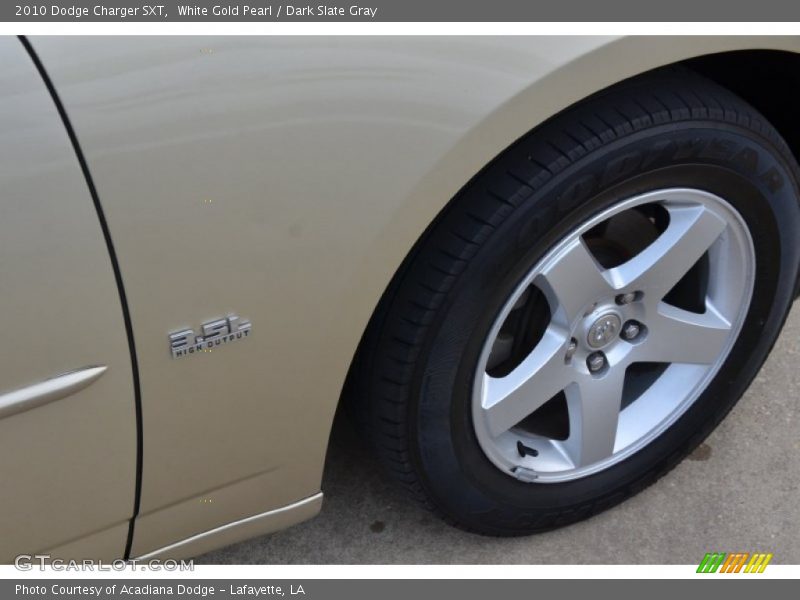 White Gold Pearl / Dark Slate Gray 2010 Dodge Charger SXT