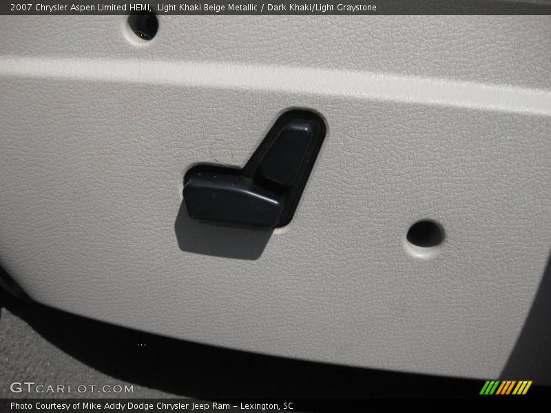 Light Khaki Beige Metallic / Dark Khaki/Light Graystone 2007 Chrysler Aspen Limited HEMI