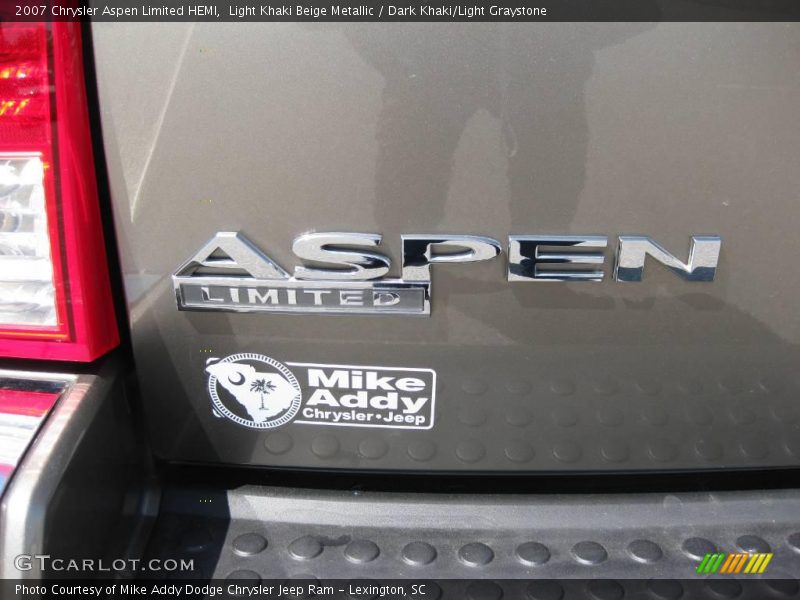 Light Khaki Beige Metallic / Dark Khaki/Light Graystone 2007 Chrysler Aspen Limited HEMI