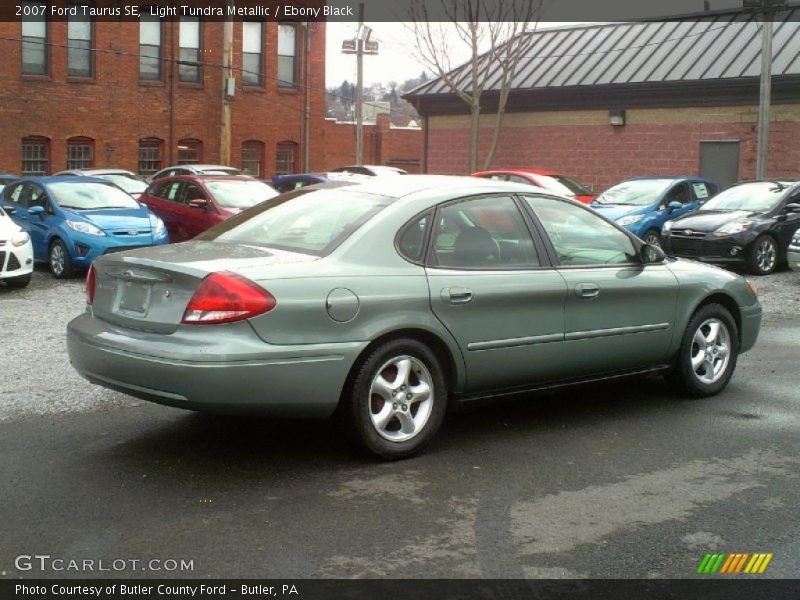  2007 Taurus SE Light Tundra Metallic