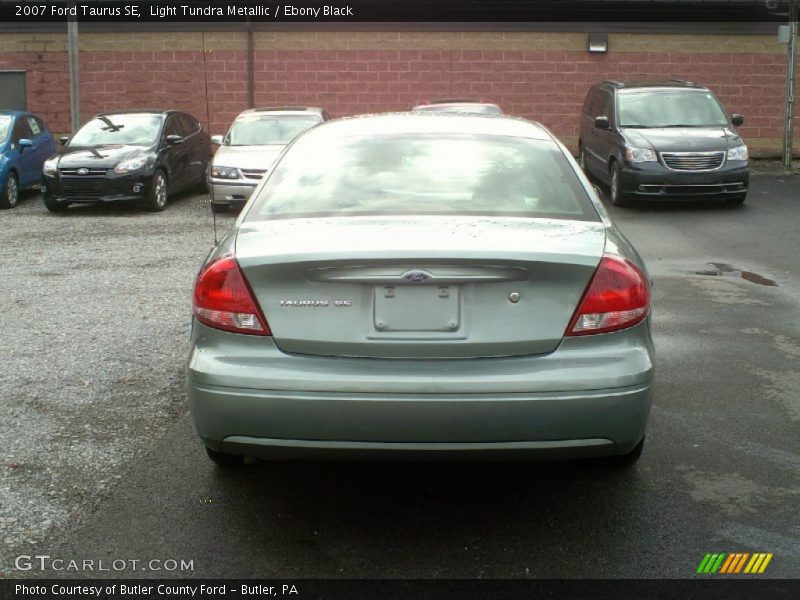 Light Tundra Metallic / Ebony Black 2007 Ford Taurus SE