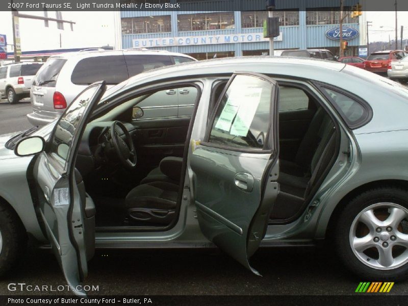 Light Tundra Metallic / Ebony Black 2007 Ford Taurus SE