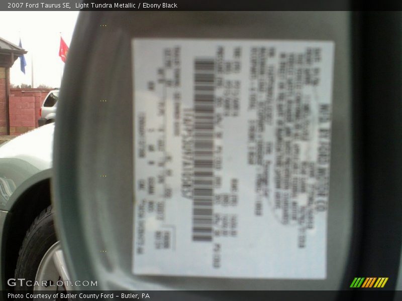 Light Tundra Metallic / Ebony Black 2007 Ford Taurus SE