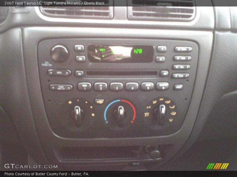 Light Tundra Metallic / Ebony Black 2007 Ford Taurus SE