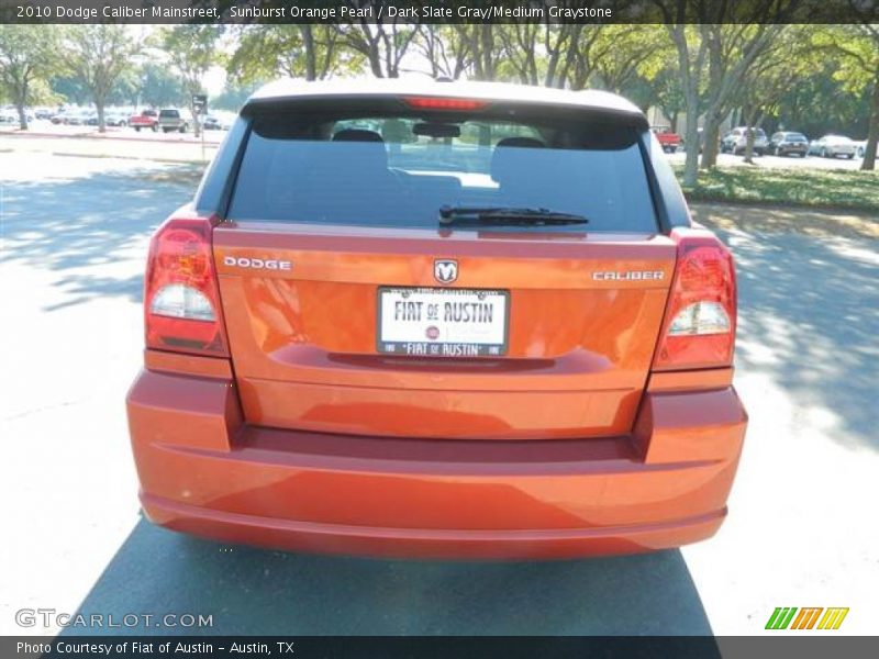 Sunburst Orange Pearl / Dark Slate Gray/Medium Graystone 2010 Dodge Caliber Mainstreet
